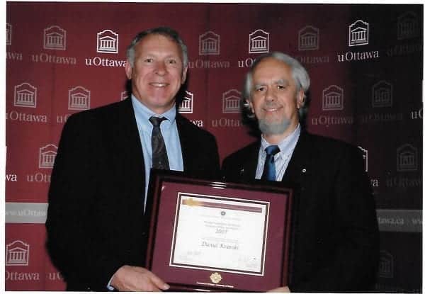 RSI's Daniel Krewski receiving University of Ottawa Innovator of the Year Award (2007)